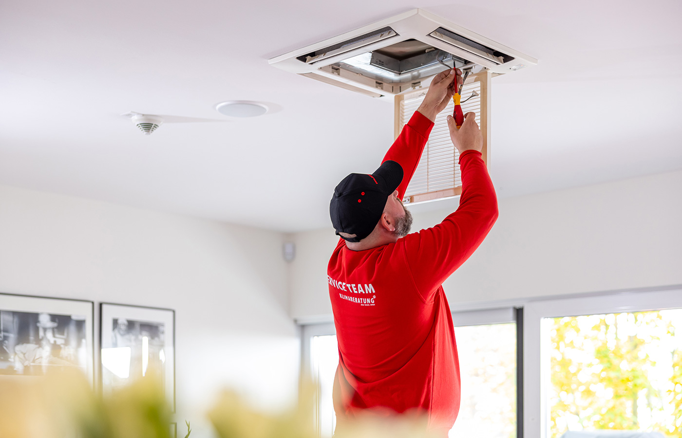 Bild zu Reinigung der Klimaanlage als Teil der Wartung der Klimaanlage für Frankfurt und Offenbach - Klimaberatung
